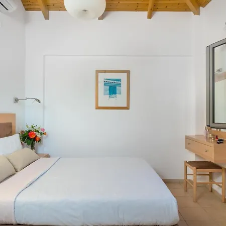 Villa Sleeps 2 Pool Air Con Wifi
